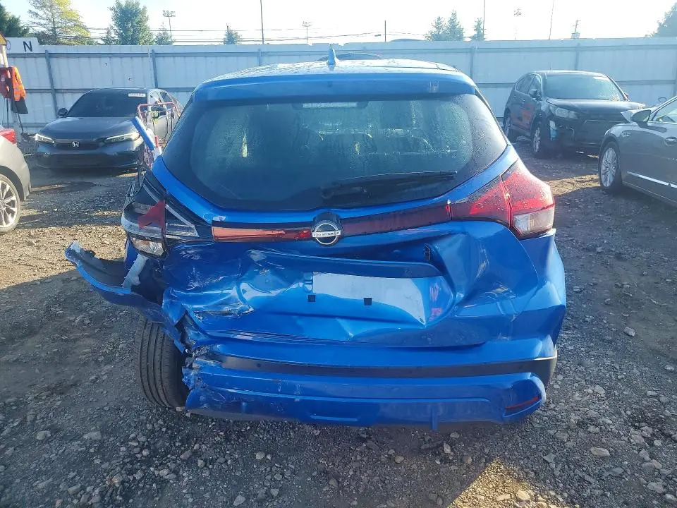 2024 NISSAN KICKS S  