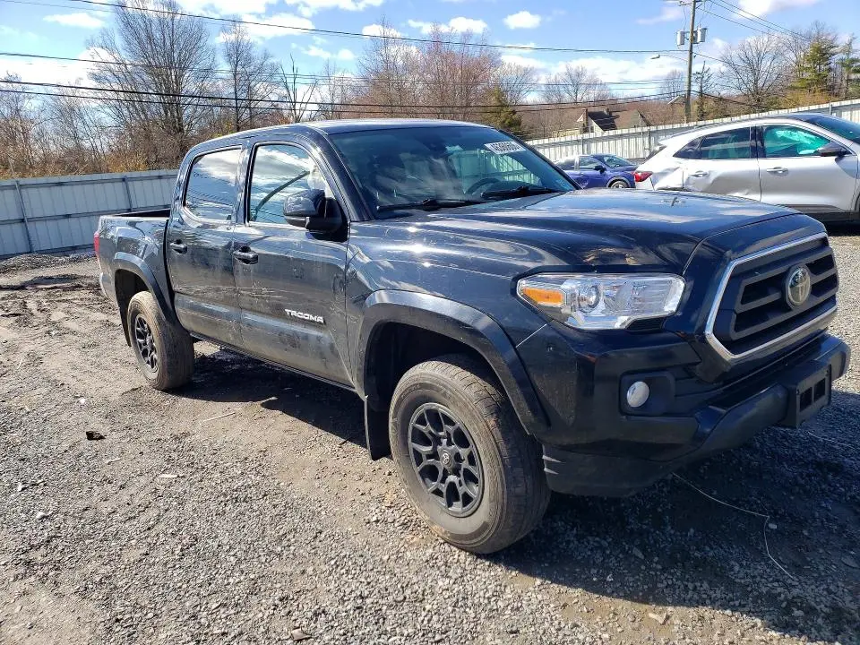 2022 TOYOTA TACOMA SR5 V6  