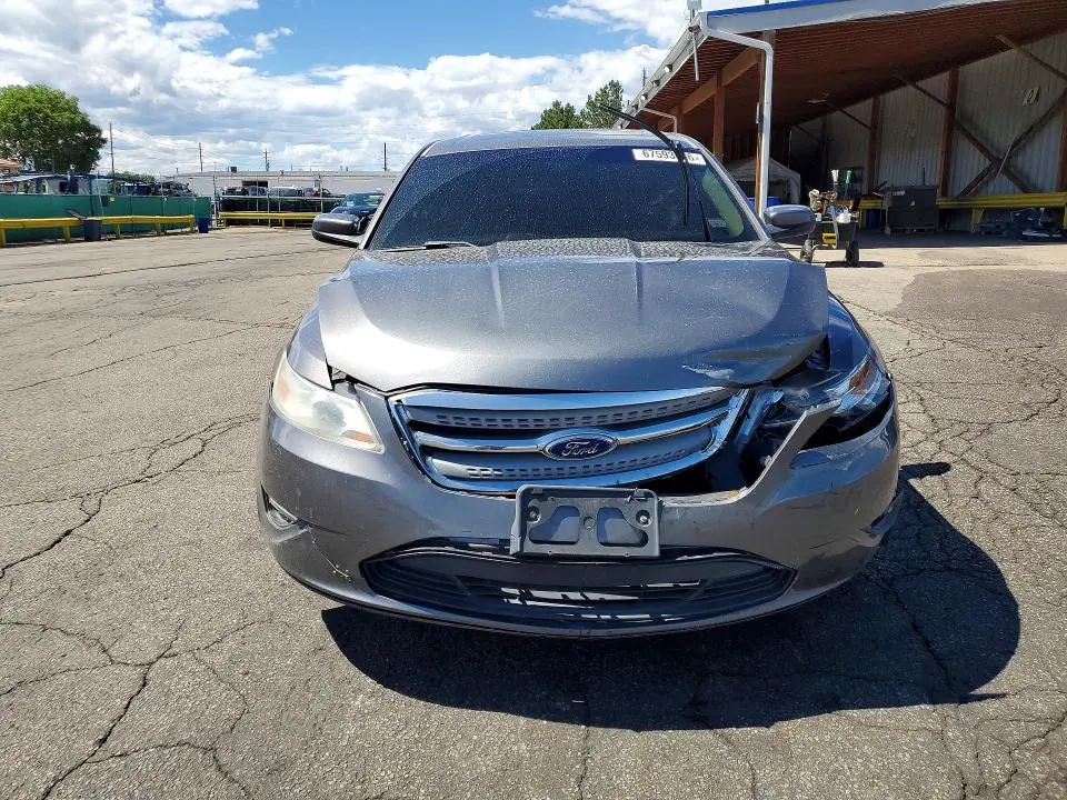 2011 FORD TAURUS SEL  