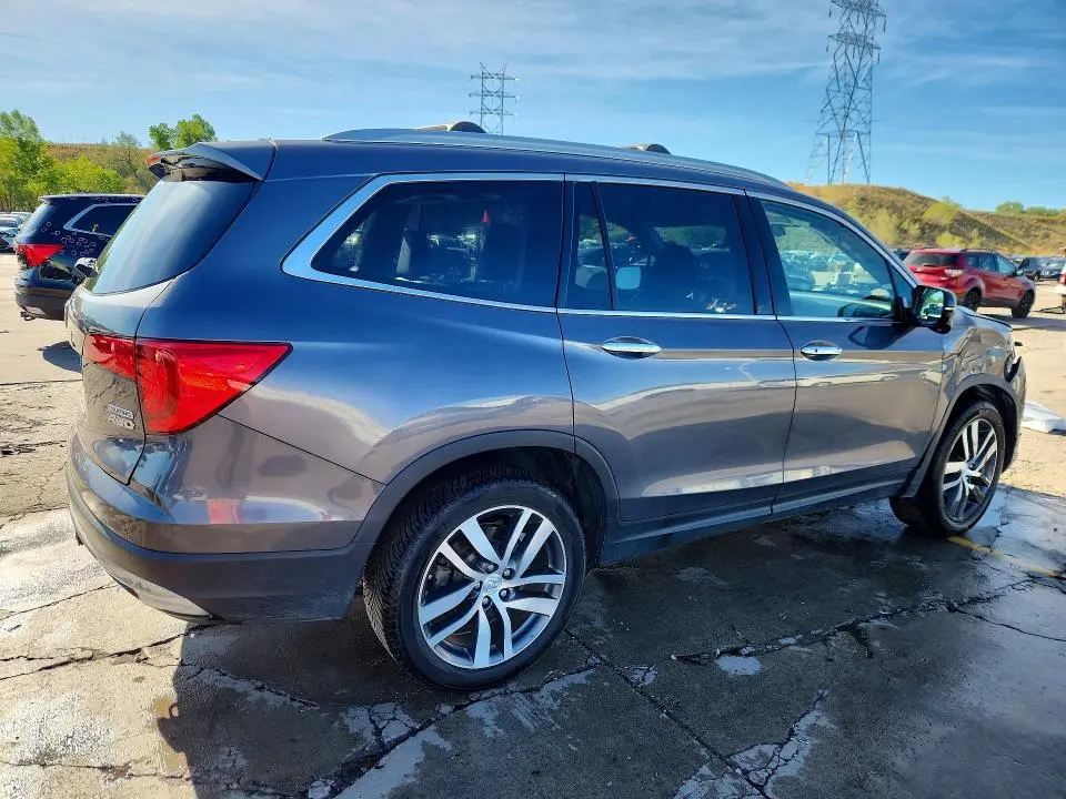 2018 HONDA PILOT TOURING  