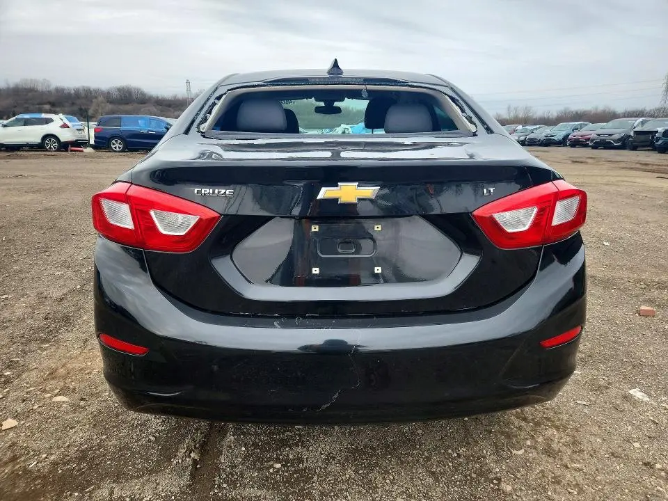2017 CHEVROLET CRUZE LT  