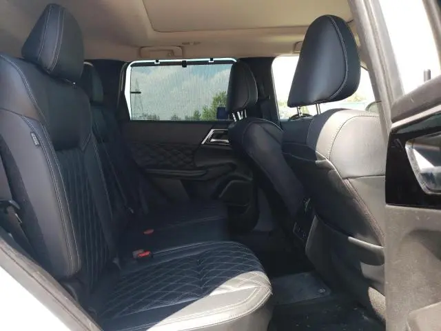 2023 MITSUBISHI OUTLANDER SE  