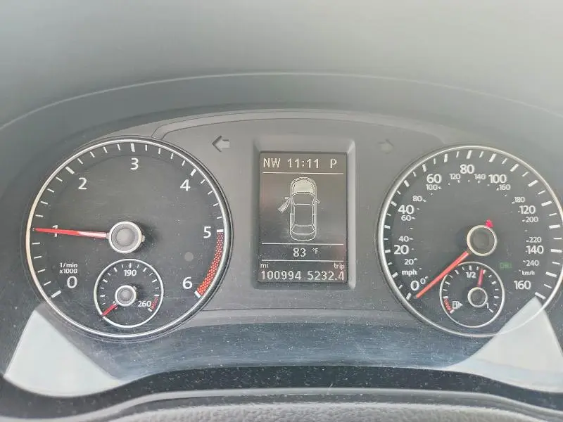 2015 VOLKSWAGEN PASSAT SE  