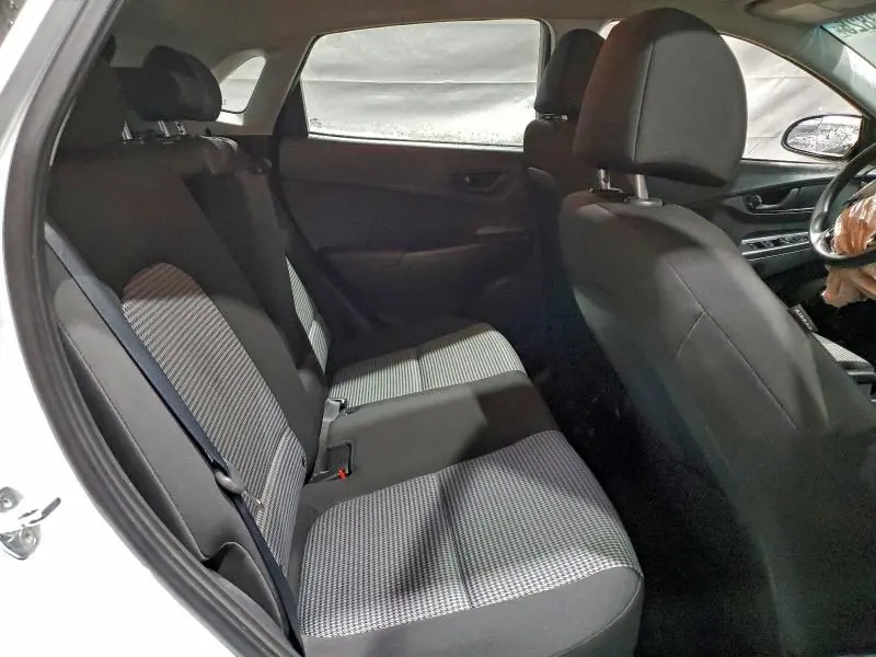 2020 HYUNDAI KONA SE  
