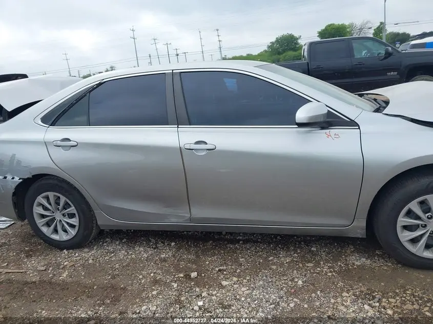2015 TOYOTA CAMRY LE