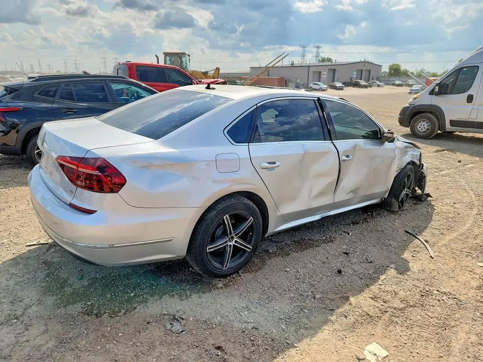 2018 VOLKSWAGEN PASSAT SE  