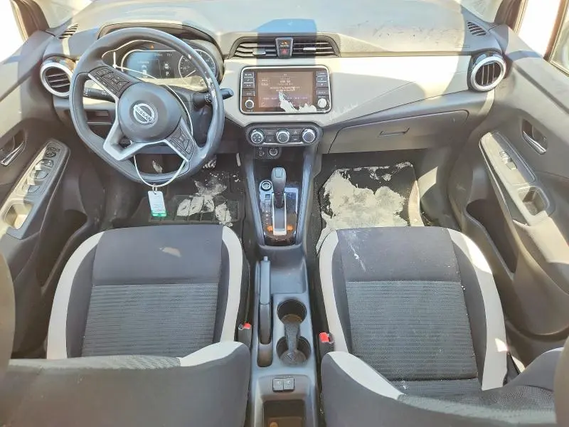 2022 NISSAN VERSA SV  