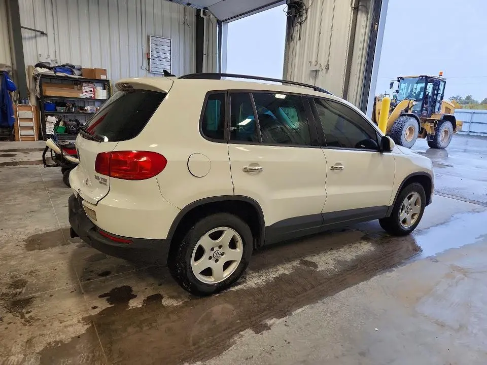 2013 VOLKSWAGEN TIGUAN S  