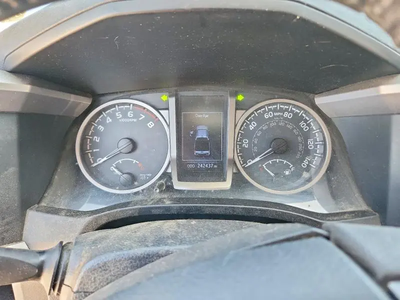 2019 TOYOTA TACOMA SR5 V6  