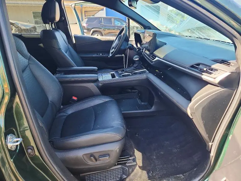 2025 TOYOTA SIENNA WOODLAND EDITION  