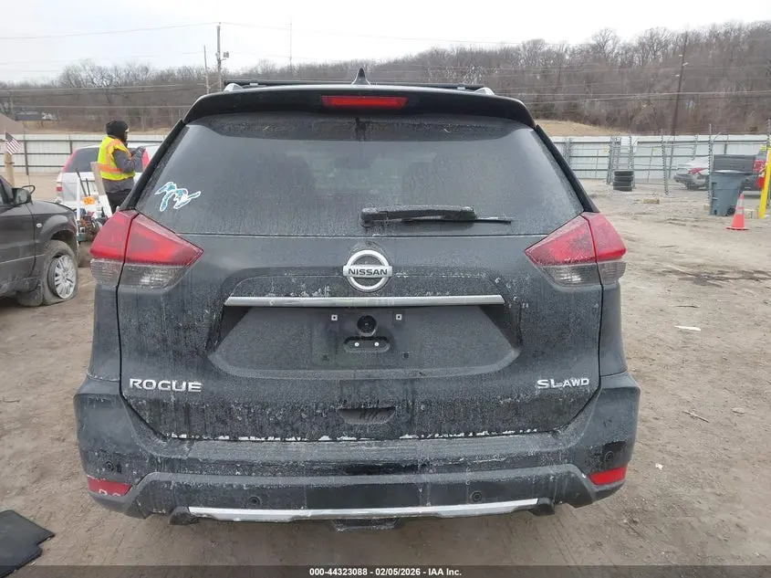 2019 NISSAN ROGUE SL