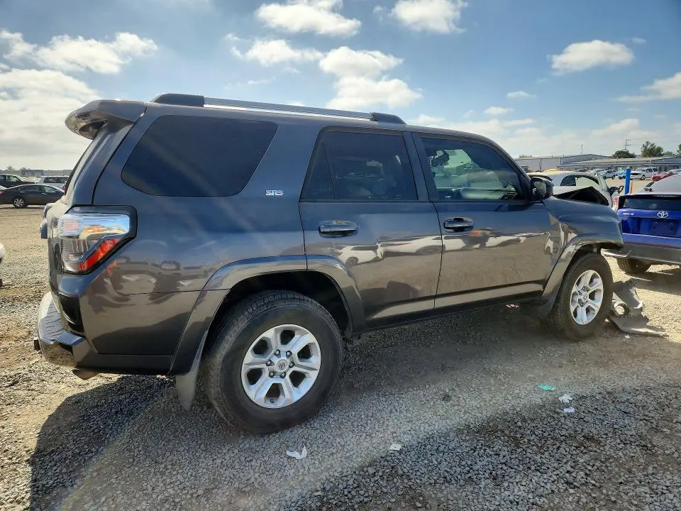 2019 TOYOTA 4RUNNER SR5  