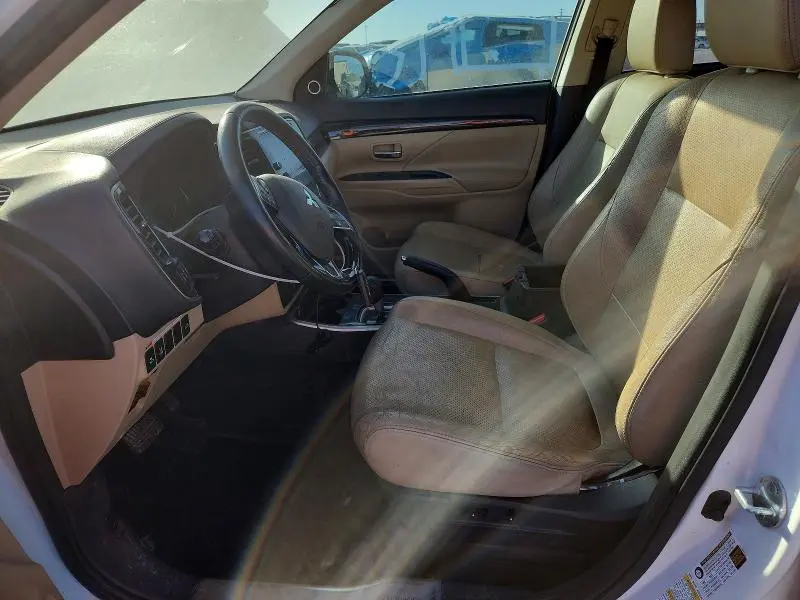 2017 MITSUBISHI OUTLANDER SE  