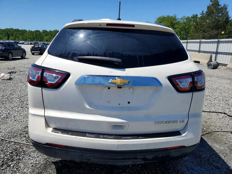 2014 CHEVROLET TRAVERSE LS  