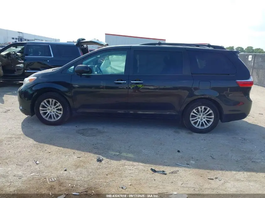 2015 TOYOTA SIENNA XLE 8 PASSENGER