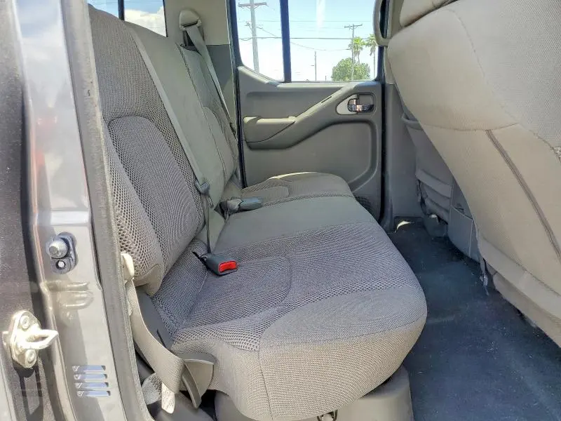2019 NISSAN FRONTIER SV  