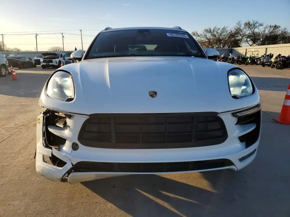 2017 PORSCHE MACAN GTS  