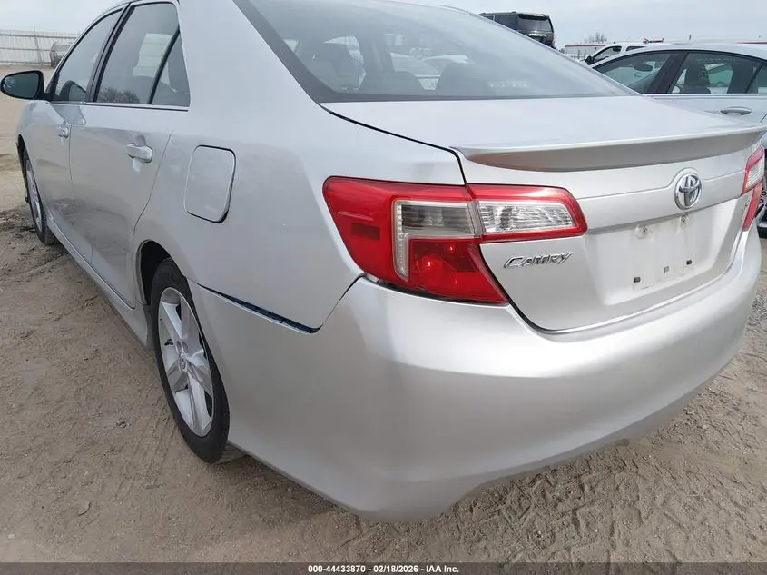 2013 TOYOTA CAMRY SE