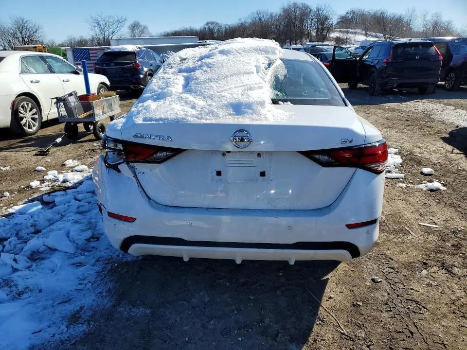 2022 NISSAN SENTRA SV  