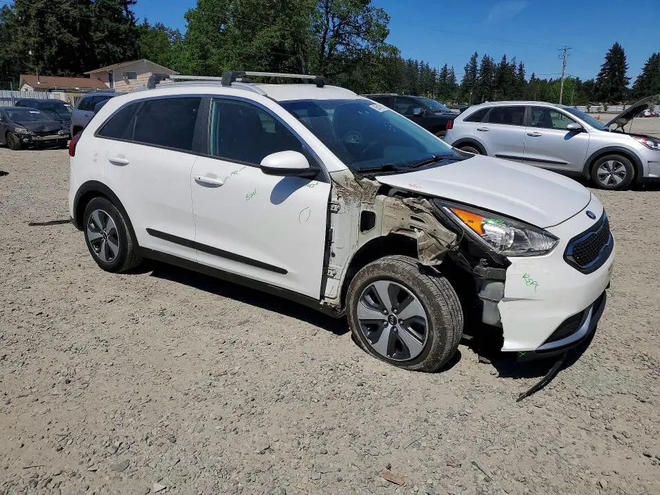 2017 KIA NIRO LX  