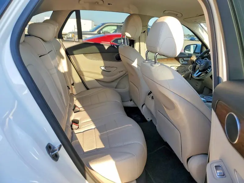 2022 MERCEDES-BENZ GLC 300  