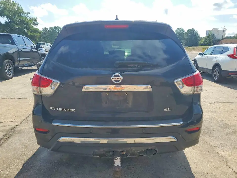 2016 NISSAN PATHFINDER SL  