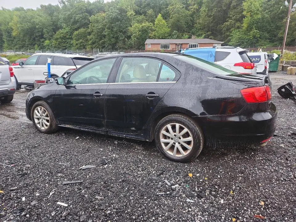 2013 VOLKSWAGEN JETTA SE  