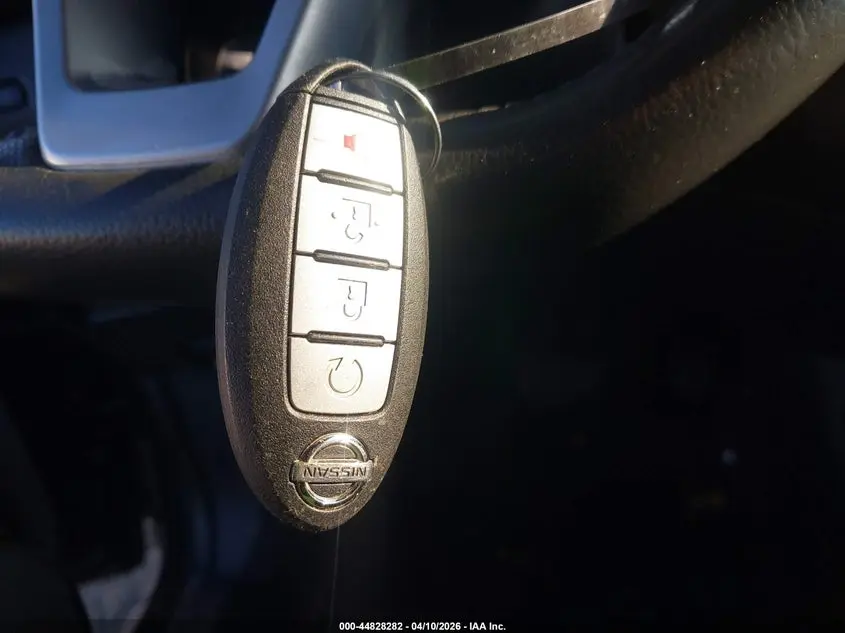 2017 NISSAN ROGUE SV