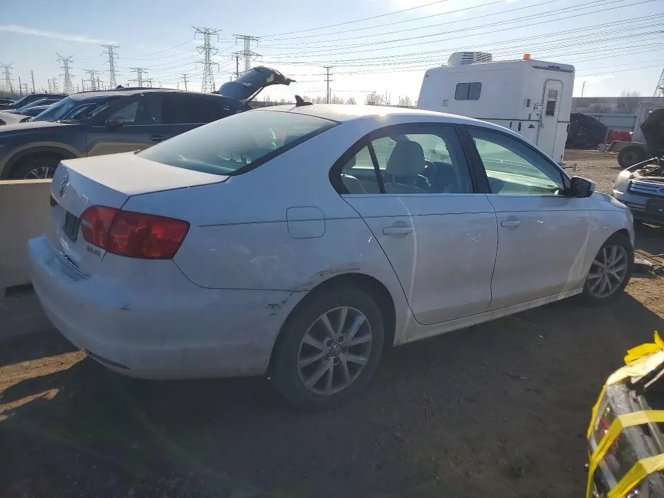 2013 VOLKSWAGEN JETTA SE  