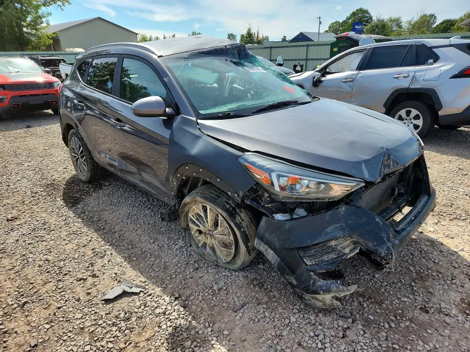 2020 HYUNDAI TUCSON SEL  