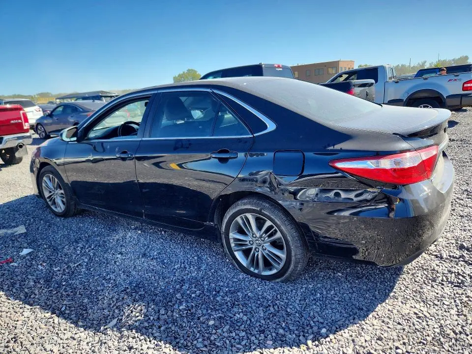 2016 TOYOTA CAMRY SE  