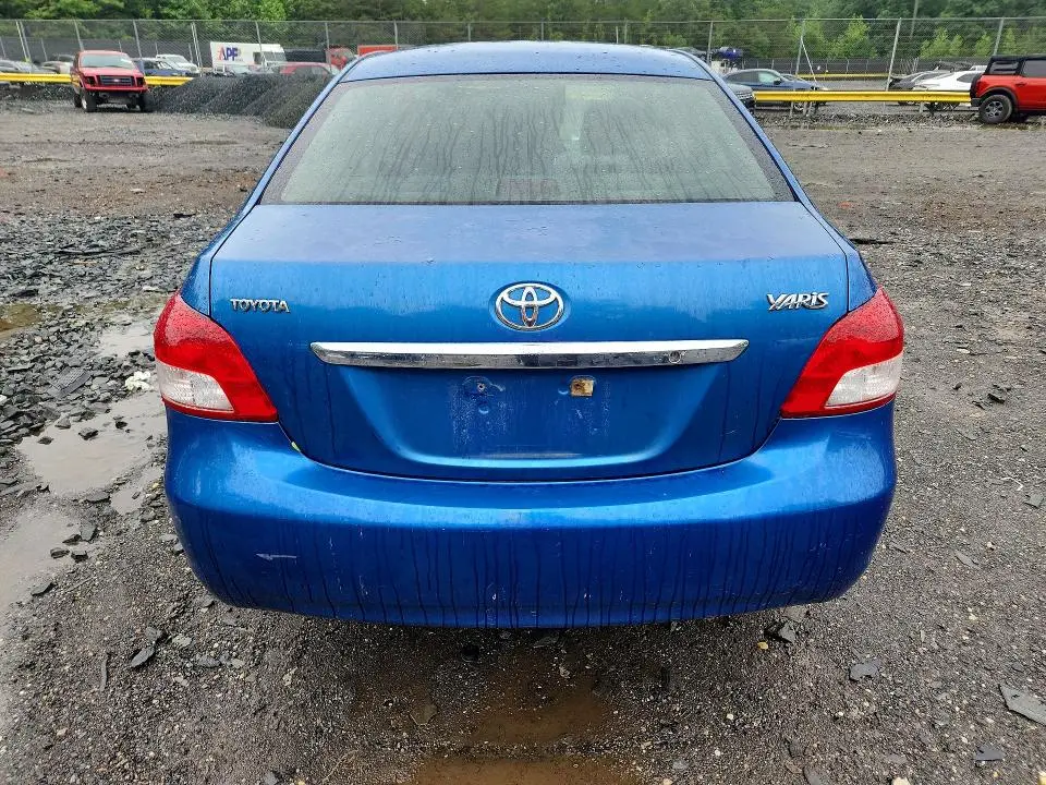 2010 TOYOTA YARIS BASE  