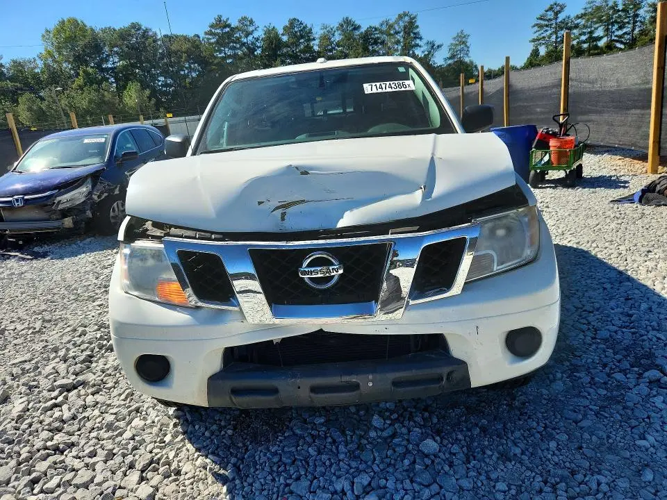 2018 NISSAN FRONTIER SV  