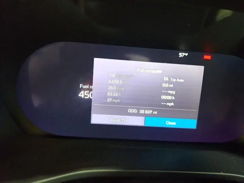 2024 VOLVO XC40 PLUS  
