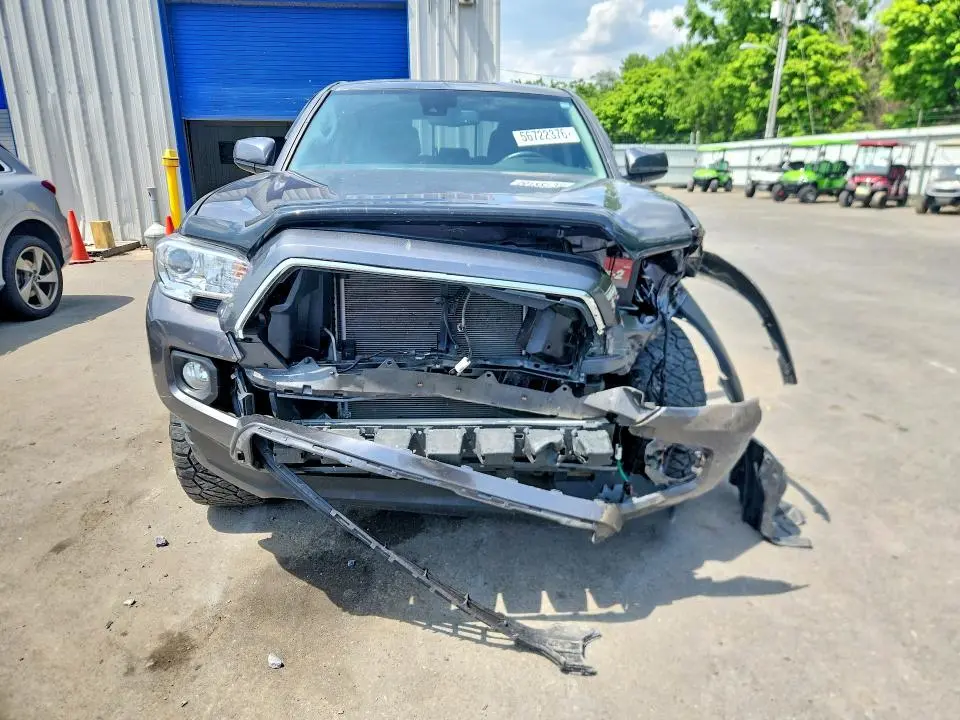 2022 TOYOTA TACOMA SR5 V6  