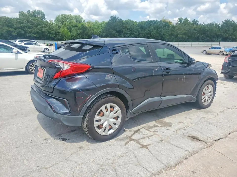 2019 TOYOTA C-HR LE  