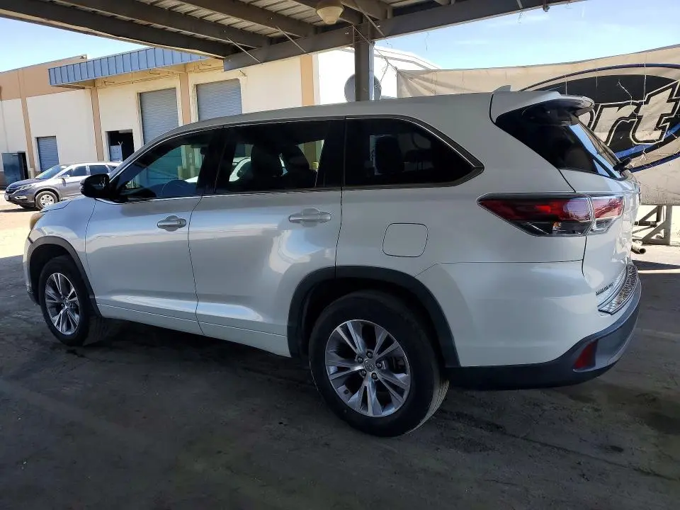2015 TOYOTA HIGHLANDER LE PLUS  