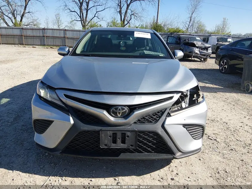 2019 TOYOTA CAMRY SE