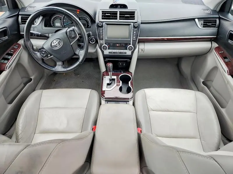 2014 TOYOTA CAMRY XLE V6  
