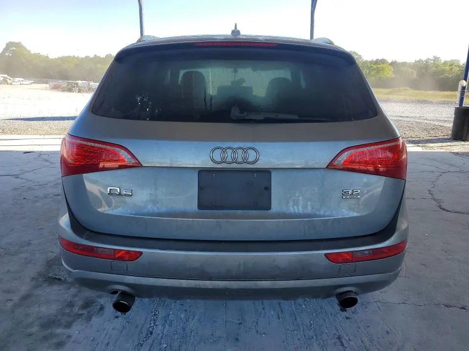 2010 AUDI Q5 PREMIUM  