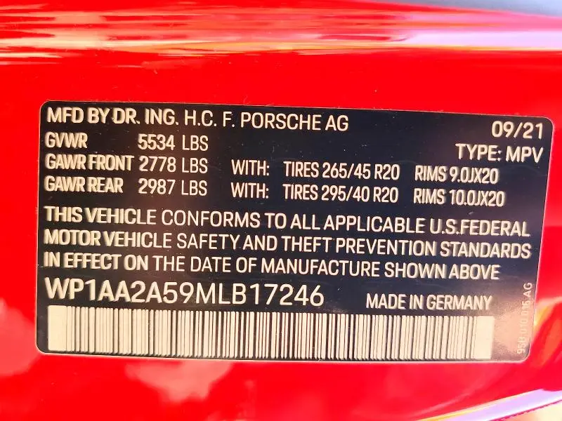 2021 PORSCHE MACAN   