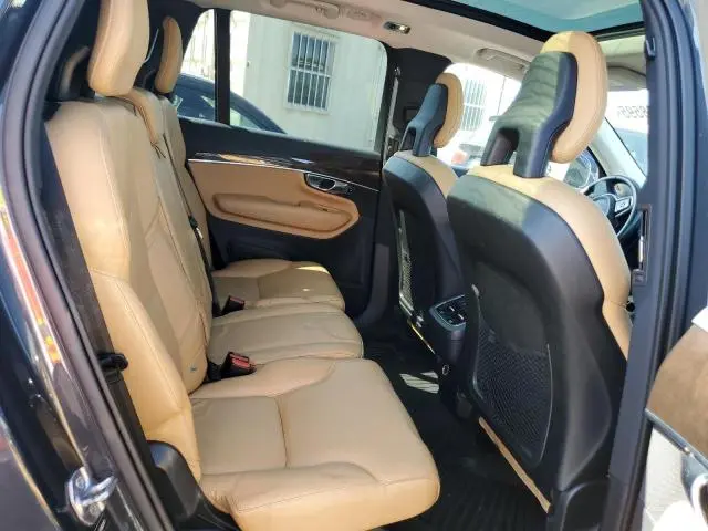 2016 VOLVO XC90 T6  