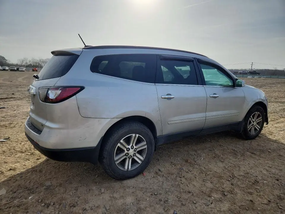 2017 CHEV TRAVERSE LT  