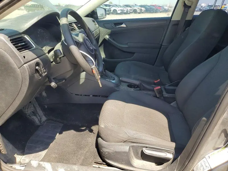 2011 VOLKSWAGEN JETTA BASE  