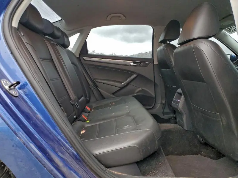 2017 VOLKSWAGEN PASSAT R-LINE  