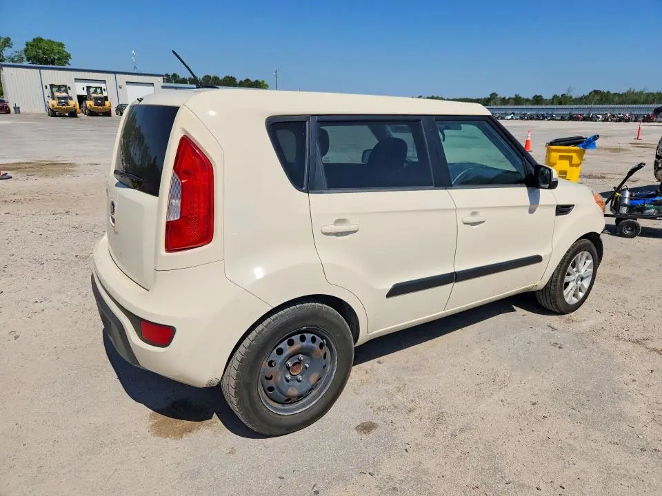 2013 KIA SOUL +  