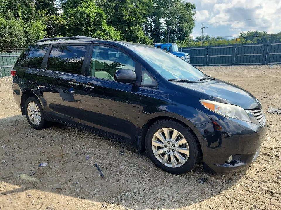 2015 TOYOTA SIENNA XLE 7-PASSENGER  