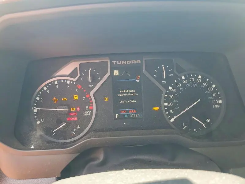 2022 TOYOTA TUNDRA SR5  