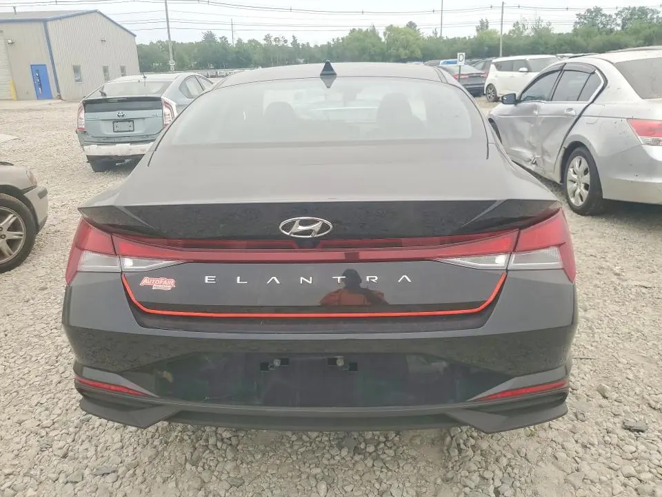 2023 HYUNDAI ELANTRA SEL  