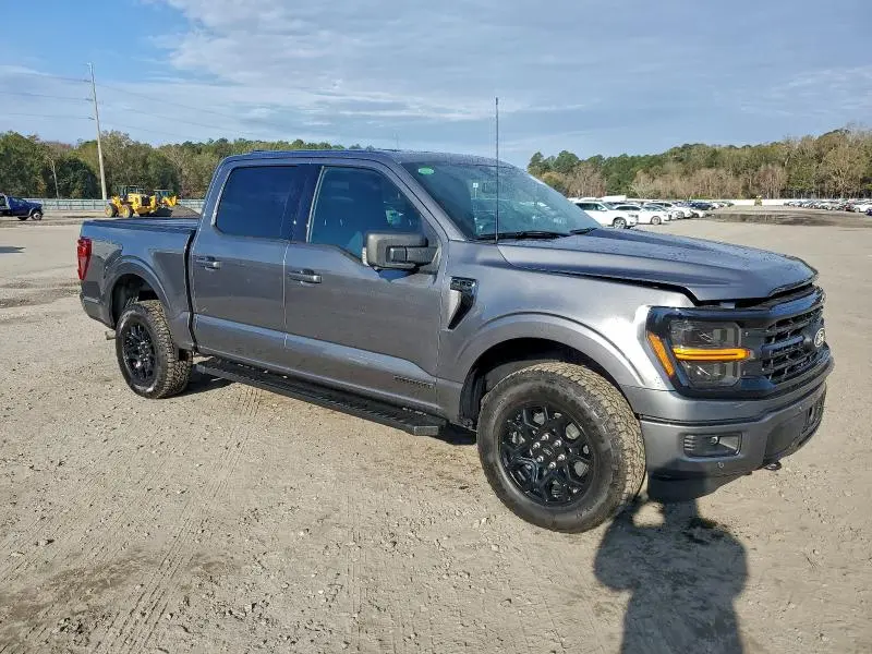 2024 FORD F150 XLT  